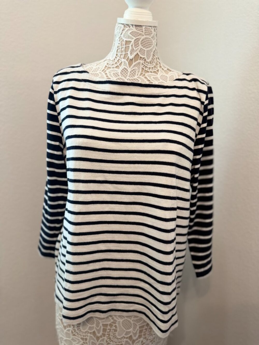 LOFT Striped 3/4 Sleeve Top 🤍🖤